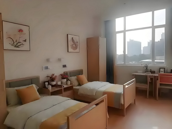 深户引进_变态男躲女神床下，尺度生猛的日本电影！ 的高端养到底老院这样值不值
