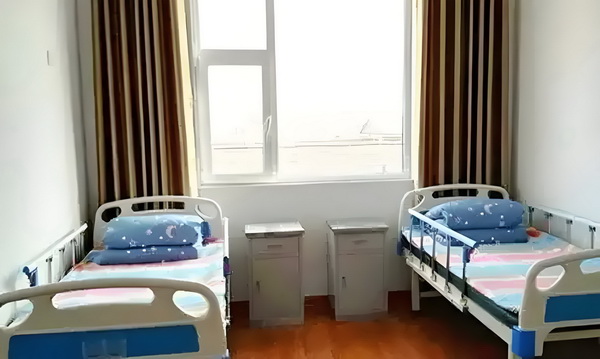怎样才能弄到深圳户口_53岁朱茵住山里开破车？ 住山里开破他不仅矢认口否